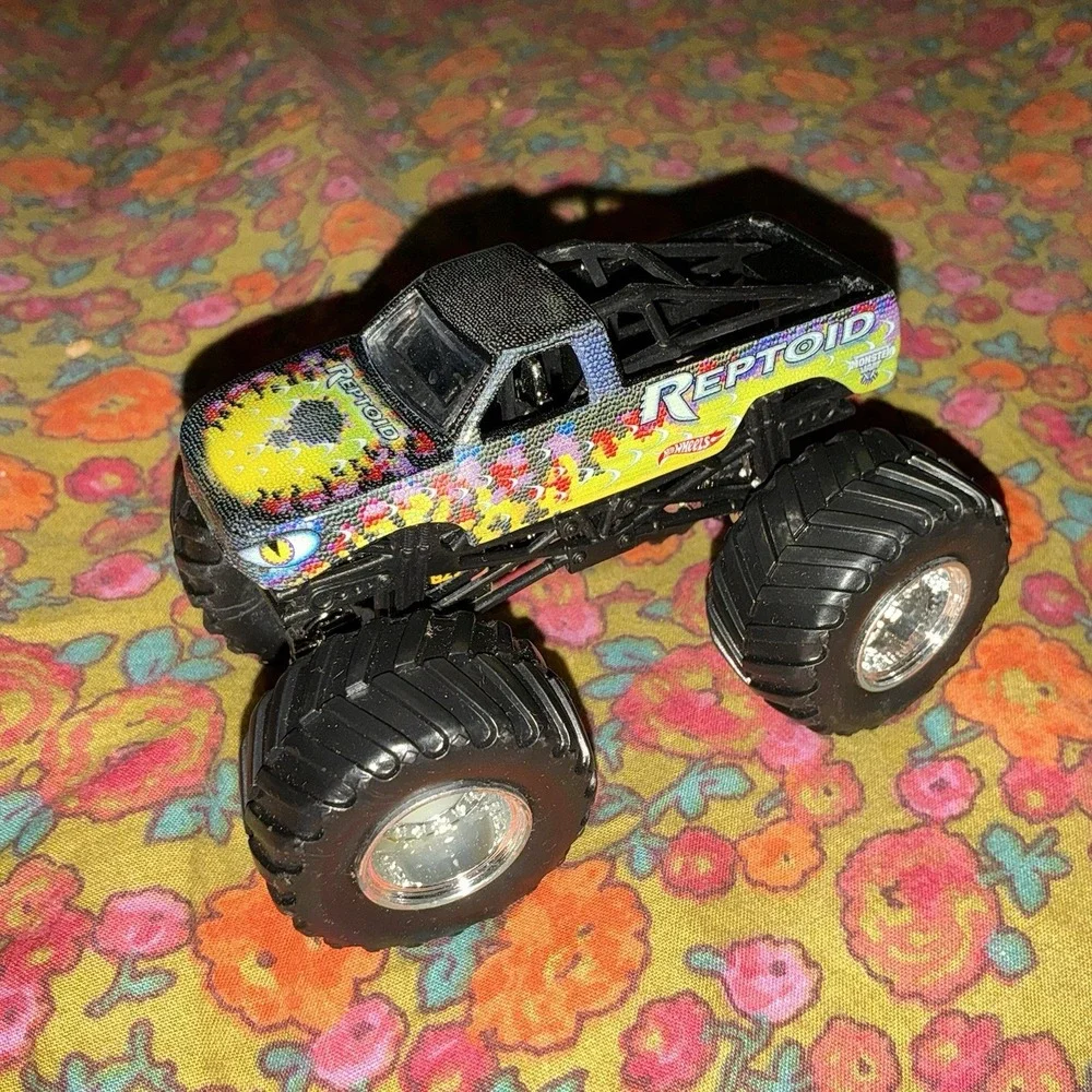 2004 Hot Wheels Monster Jam REPTOID Pickup Truck METAL Diecast 1:64